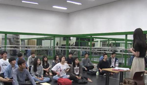 青島學(xué)子赴韓交流合拍紀(jì)錄片