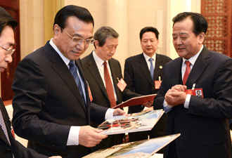 李克強下基層都收過哪些禮？