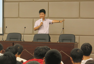 90后CEO耿杰海大演講