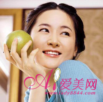  應(yīng)對降溫天 干性皮膚護理秘訣水潤動人 