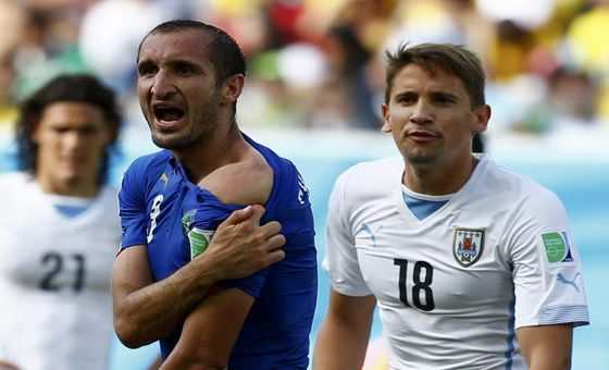 意大利慘遭烏拉圭絕殺出局 蘇亞雷斯再咬人