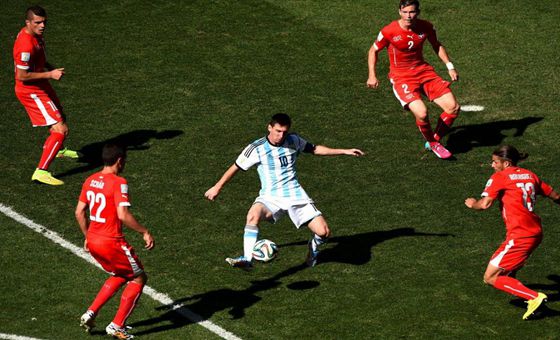 超級大心臟！梅天王破五人夾防送驚天一傳