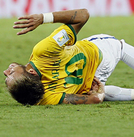 巴西2比1哥倫比亞時隔12年進4強 內馬爾骨裂J羅灑淚