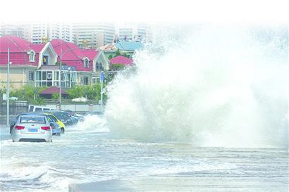 臺風(fēng)“浣熊”涌浪 臺風(fēng)“浣熊”涌浪