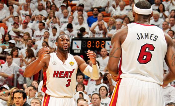 韋德降薪續(xù)約熱火兩年 閃電俠：一生熱火人