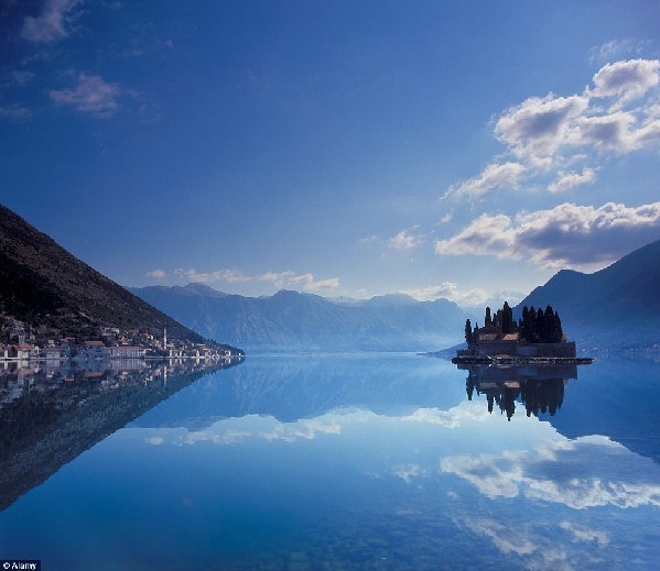 唯美倒影圖片：顛覆你的世界