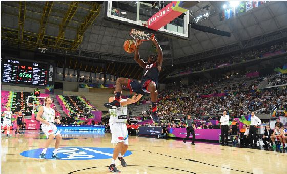 男籃世界杯-羅斯復(fù)蘇 美國(guó)狂勝43分晉級(jí)四強(qiáng)