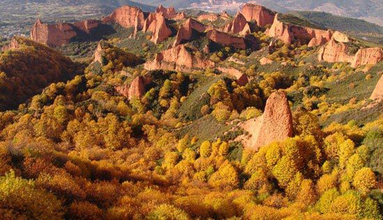 盤點西班牙七大自然奇觀 歐洲最美的大教堂海灘