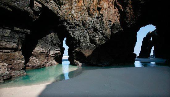 盤點西班牙七大自然奇觀 歐洲最美的大教堂海灘