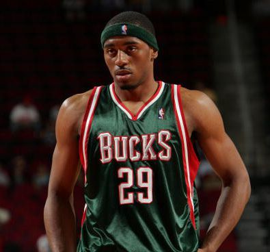 哈里斯曾效力NBA雄鹿隊