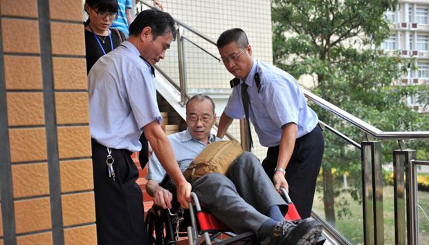 六旬臺灣考生四度“輪椅趕考”司法考試