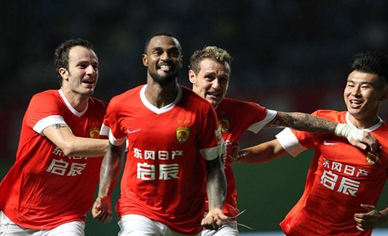 3球領(lǐng)先被追平雷內(nèi)絕殺 恒大客場4-3力克富力