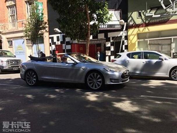特斯拉敞篷曝光