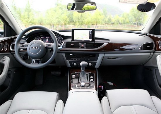 2013年5月28日，一汽-大眾奧迪在云南騰沖正式宣布旗下進口車型A6 Hybrid/A8L Hybrid正式上市，這兩款新車均只有一款40Hybrid車型在售，搭載了2