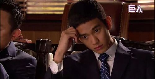 《Giant巨人》 雙面間諜