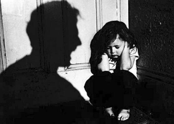 男子3年內(nèi)多次奸淫11歲留守繼女 孩子遭遇性侵家長該怎么辦