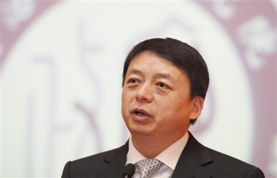 四中全會(huì)研究法治反腐 制定從政道德約束公務(wù)員