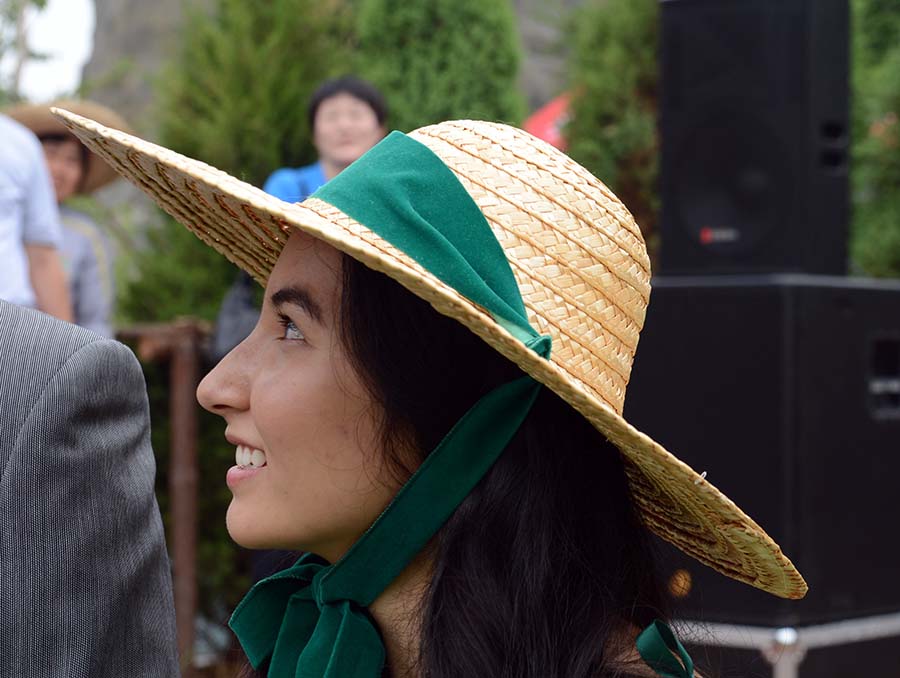 游客遮陽帽五彩繽紛