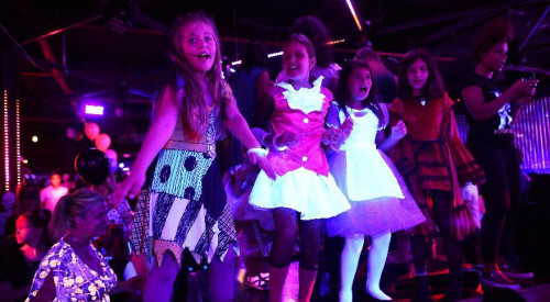 紐約兒童夜店：DJ僅8歲舞池徹夜瘋狂