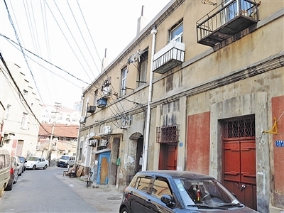 流淌過(guò)繁華的小巷