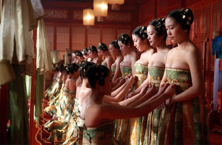 武則天因“擠乳溝”停播？唐代女性就這么穿