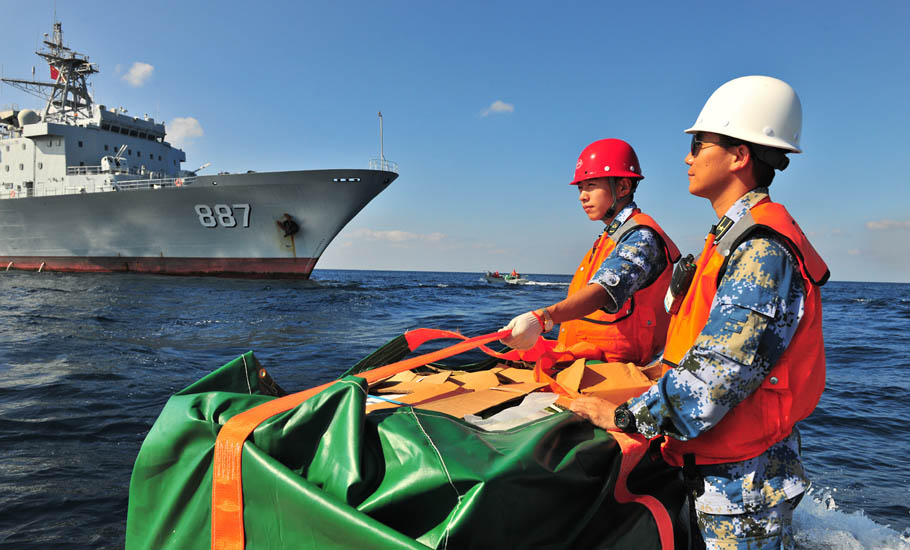 亞丁灣上魚水情:“新赤灣”輪慰問海軍第十九批護(hù)航編隊(duì)