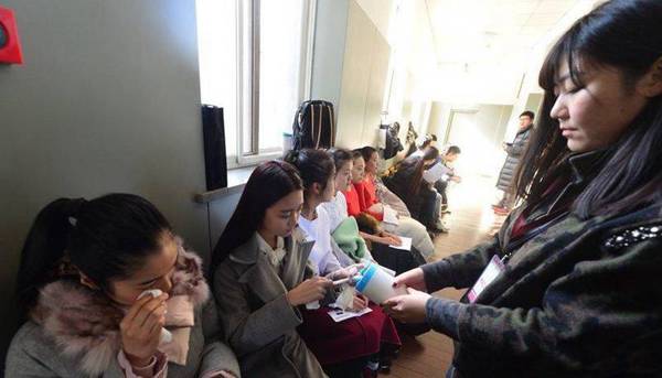 中戲主持專業(yè)要求素顏進(jìn)場(chǎng) 考生臨場(chǎng)卸妝