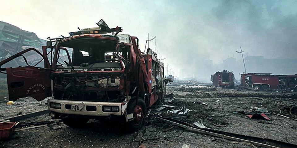 濱海傷痕：爆炸現(xiàn)場(chǎng)滿目瘡痍