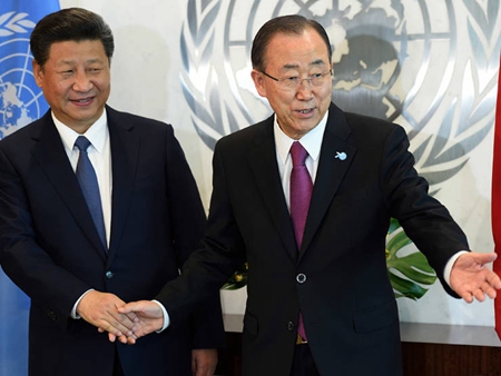 習近平在聯(lián)合國峰會簽字一幕