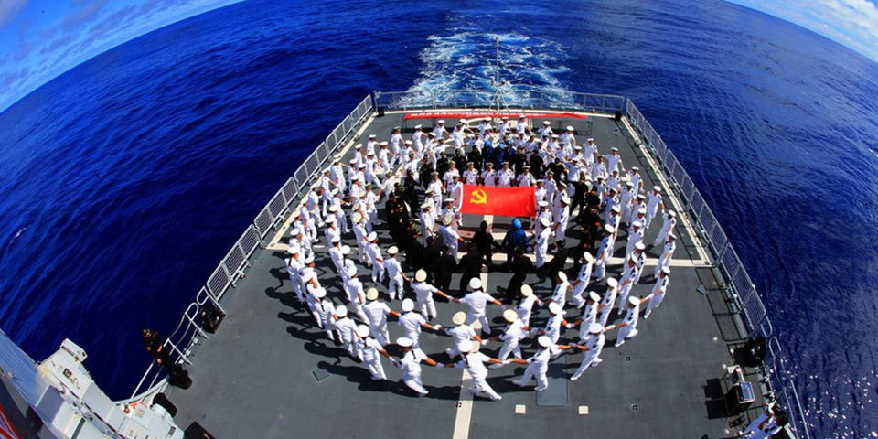 中國(guó)海軍152艦艇編隊(duì)跨越赤道和國(guó)際日期變更線