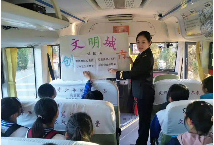 流動(dòng)課堂上校車 企業(yè)學(xué)校攜手共創(chuàng)綠色環(huán)保城市