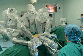 青島外科手術進入機器人時代