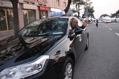 青島禮賓出租車上路起步費12元內(nèi)部豪華舒適