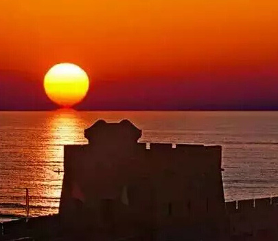 夏日山海關(guān)，融入天與海