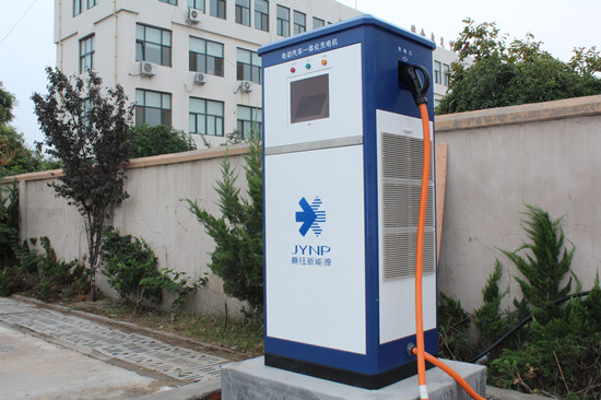 首發(fā)：青島首輛直充電動公交城陽開跑 設(shè)24座