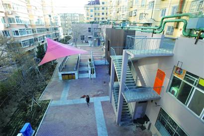 20個(gè)片區(qū)老樓院換新顏 垃圾桶嵌入墻壁