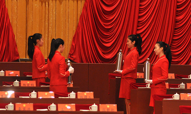 禮儀小姐細(xì)心周到