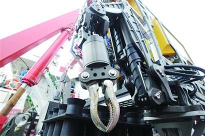 我國最先進科考船青島起航 西太平洋科考