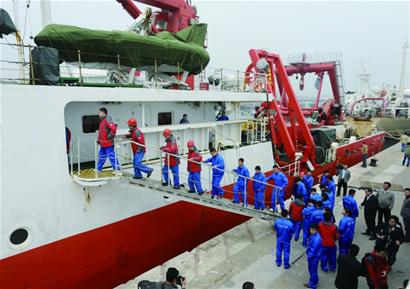 我國最先進科考船青島起航 西太平洋科考