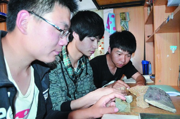 9個(gè)宿舍40人考研全成功 最牛班考研錄取率達(dá)63%