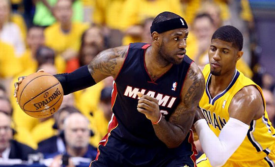 詹韋爆發(fā)合砍45分 閃電俠霸氣外漏