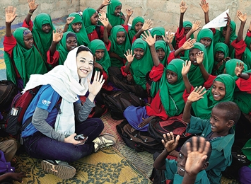 姚晨再進難民營