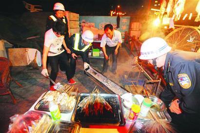 多部門(mén)將聯(lián)合整治露天燒烤 最高可罰五萬(wàn)
