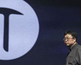 手機(jī)紅海多門(mén)派攪局：老羅的錘子有機(jī)會(huì)嗎