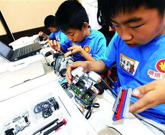 10歲娃獨(dú)立做機(jī)器人