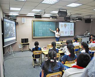 三校學(xué)生共上一堂課