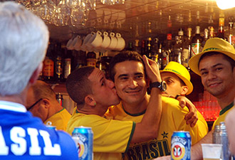 巴西淘汰智利民眾狂歡 巴西淘汰智利民眾狂歡