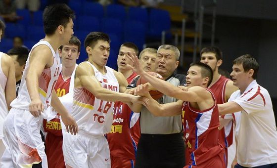 中歐賽：男籃險勝塞爾維亞 末節(jié)24人大沖突