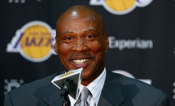 張衛(wèi)平:湖人下季防守不是最差 是最差之一 張衛(wèi)平:湖人下季防守不是最差 是最差之一