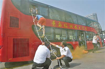 雙層觀光車消防演練 雙層觀光車消防演練